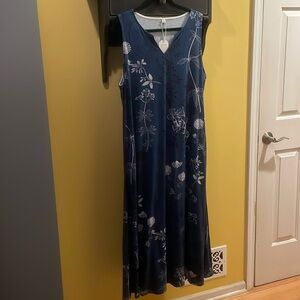 Sleeveless V-Neck Dress